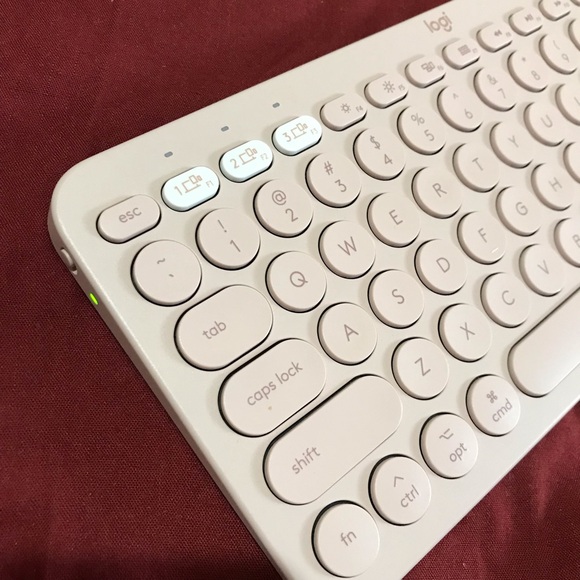 Logitech Logi K380 Wireless Bluetooth Rose Gold Pink Mac Apple Computer Keyboard - Picture 3 of 8